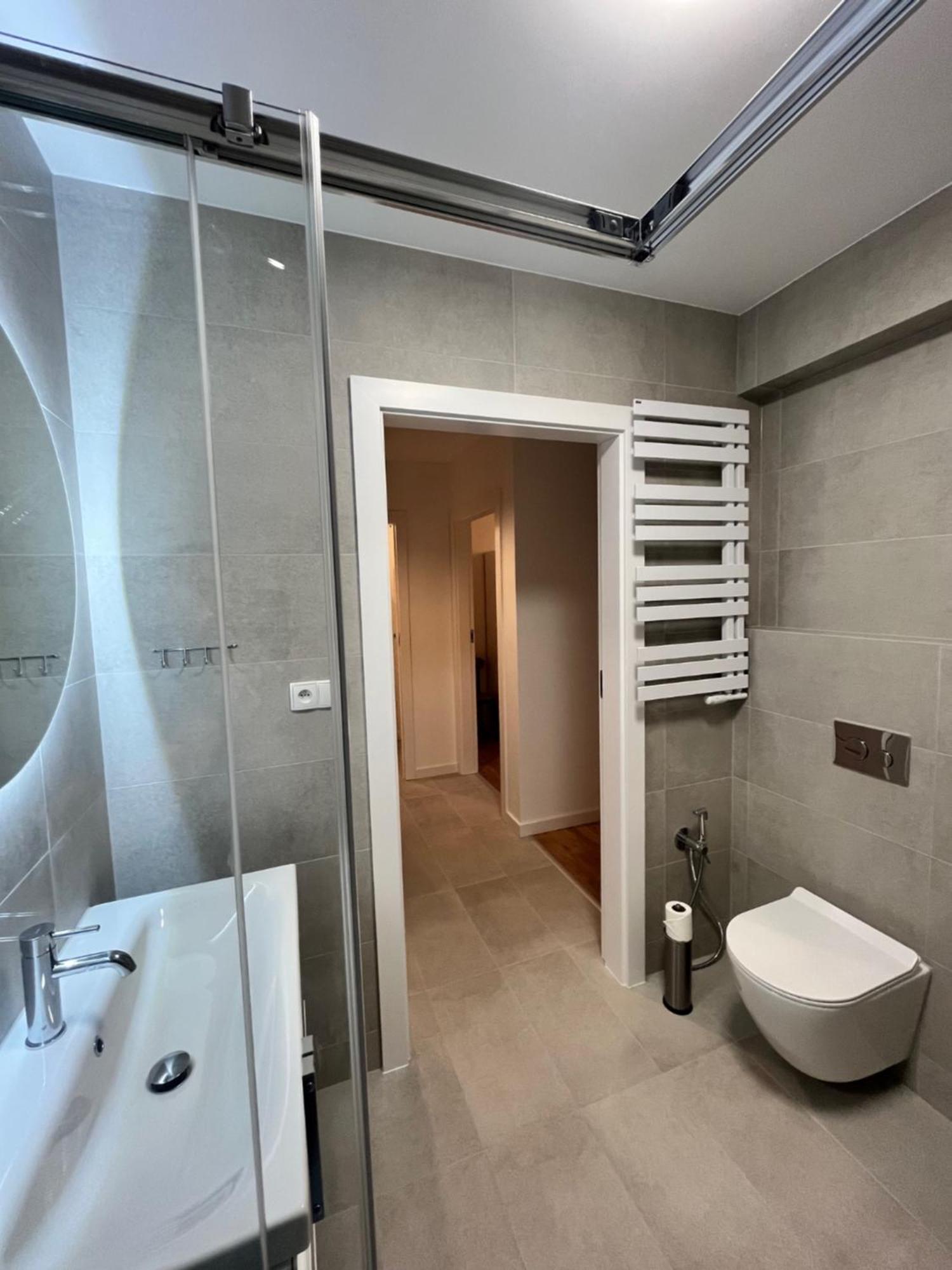 Apartament Julia 1-4 Os Starowapiennikowa 42A Z Balkonem I Klimatyzacja Kielce Exterior foto