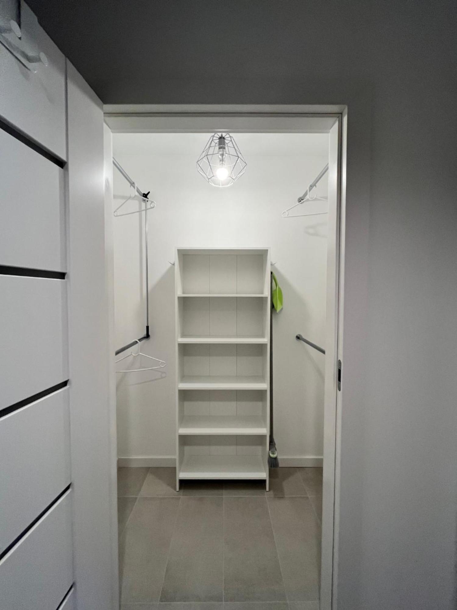 Apartament Julia 1-4 Os Starowapiennikowa 42A Z Balkonem I Klimatyzacja Kielce Exterior foto